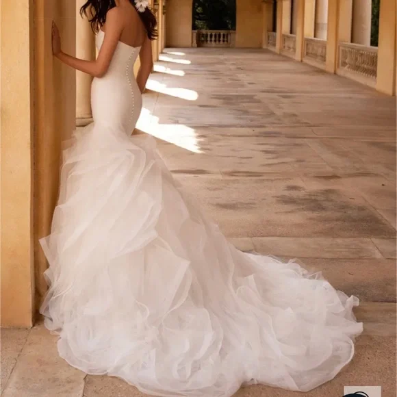 NEW-Pronovias wedding dress- “Mildred” size 8 - Picture 3 of 12